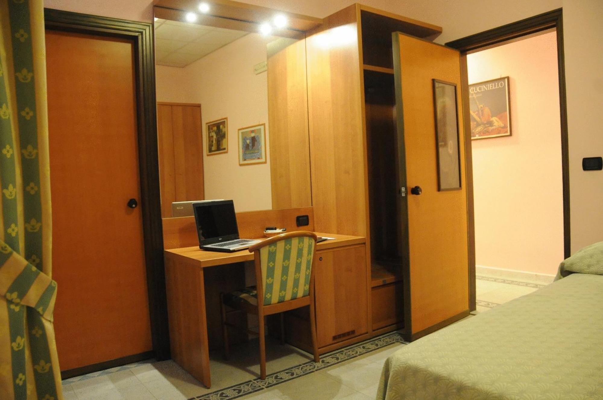 Hotel Grillo Verde Torre Annunziata Zewnętrze zdjęcie